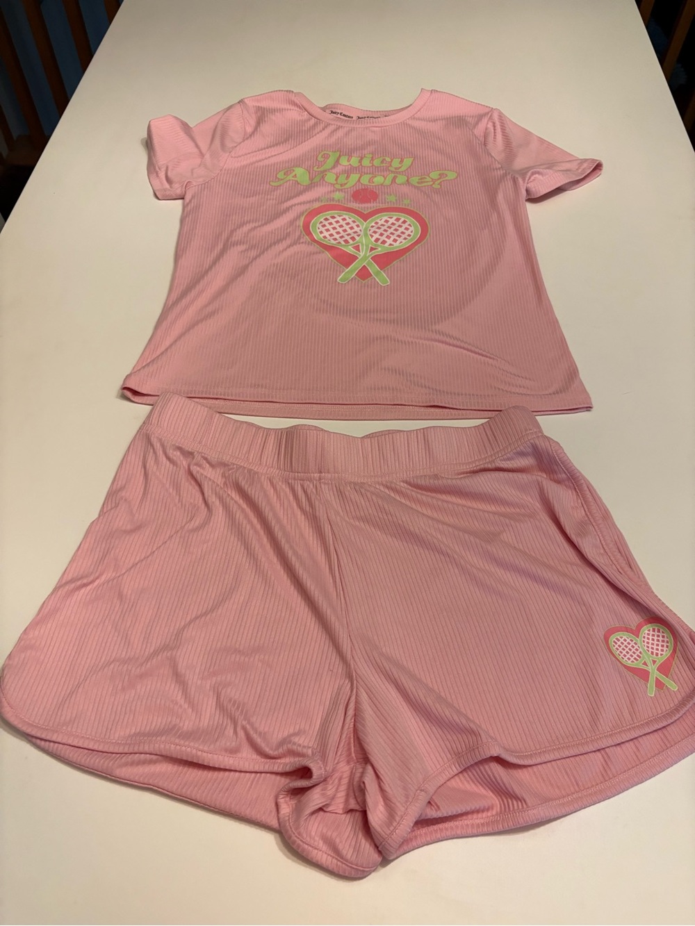 Juicy Couture 2 piece “Juicy Anyone?” Medium sleep set